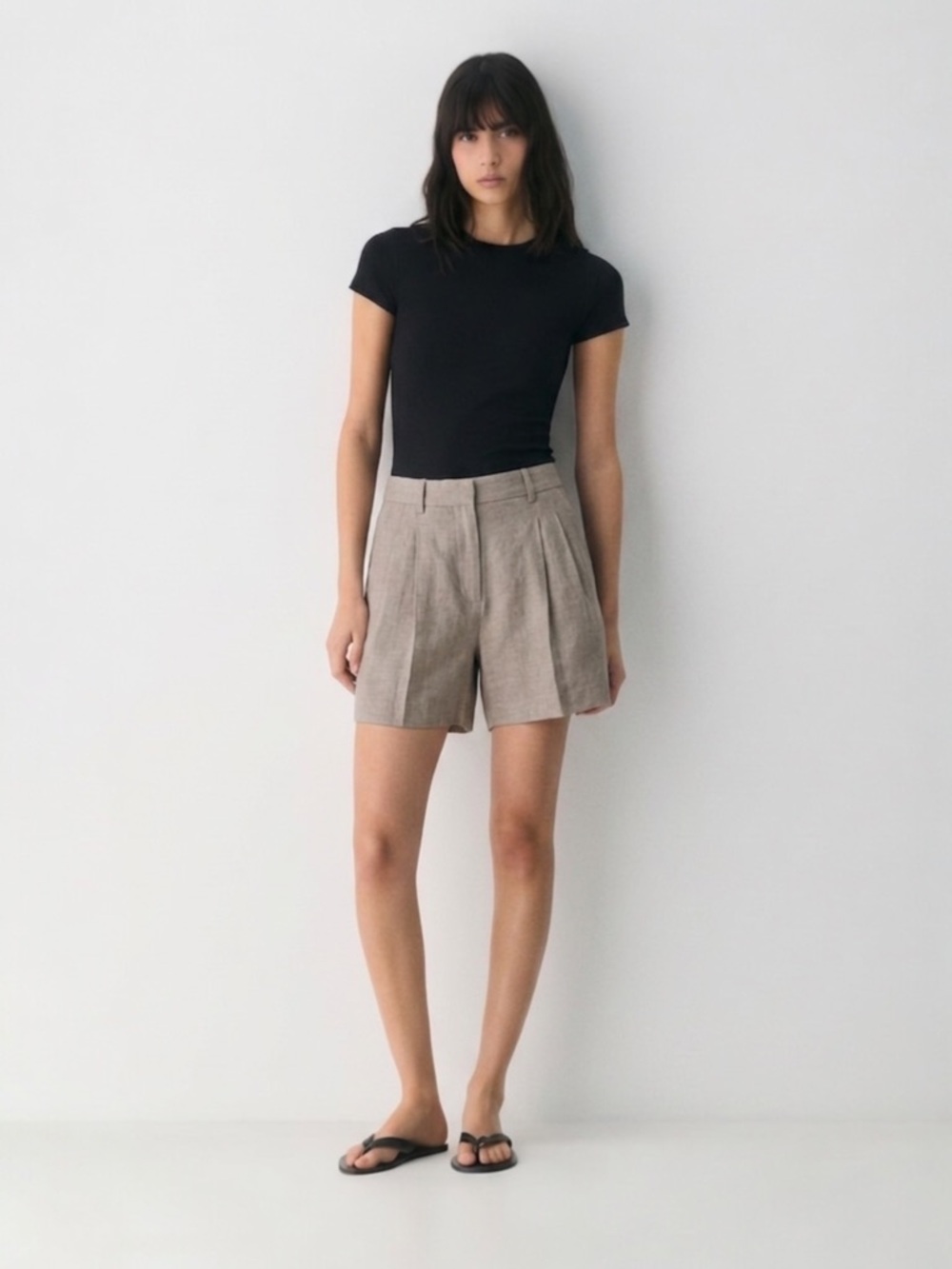 Aritzia High Waist Pleated Linen Blend Shorts in Taupe